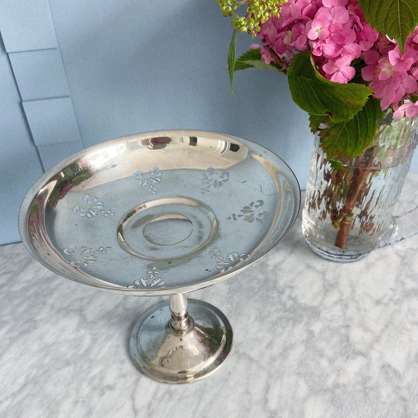 VINTAGE SILVER PLATED LOVEHEART STAND DISH