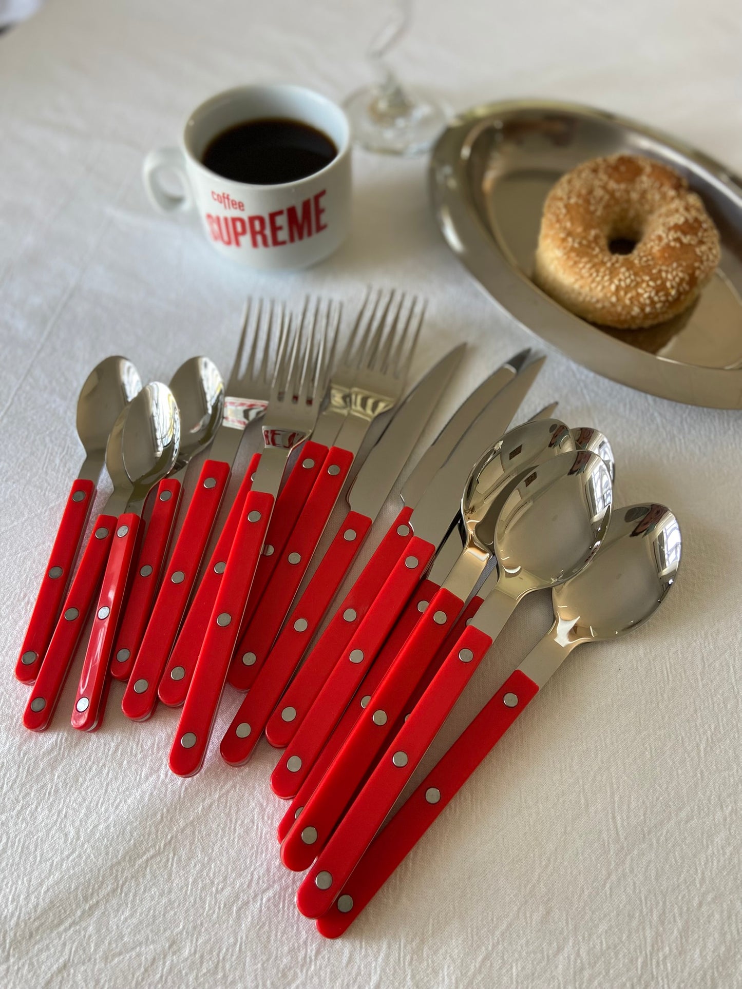 STAINLESS STEEL BISTRO CUTLERY SET RED