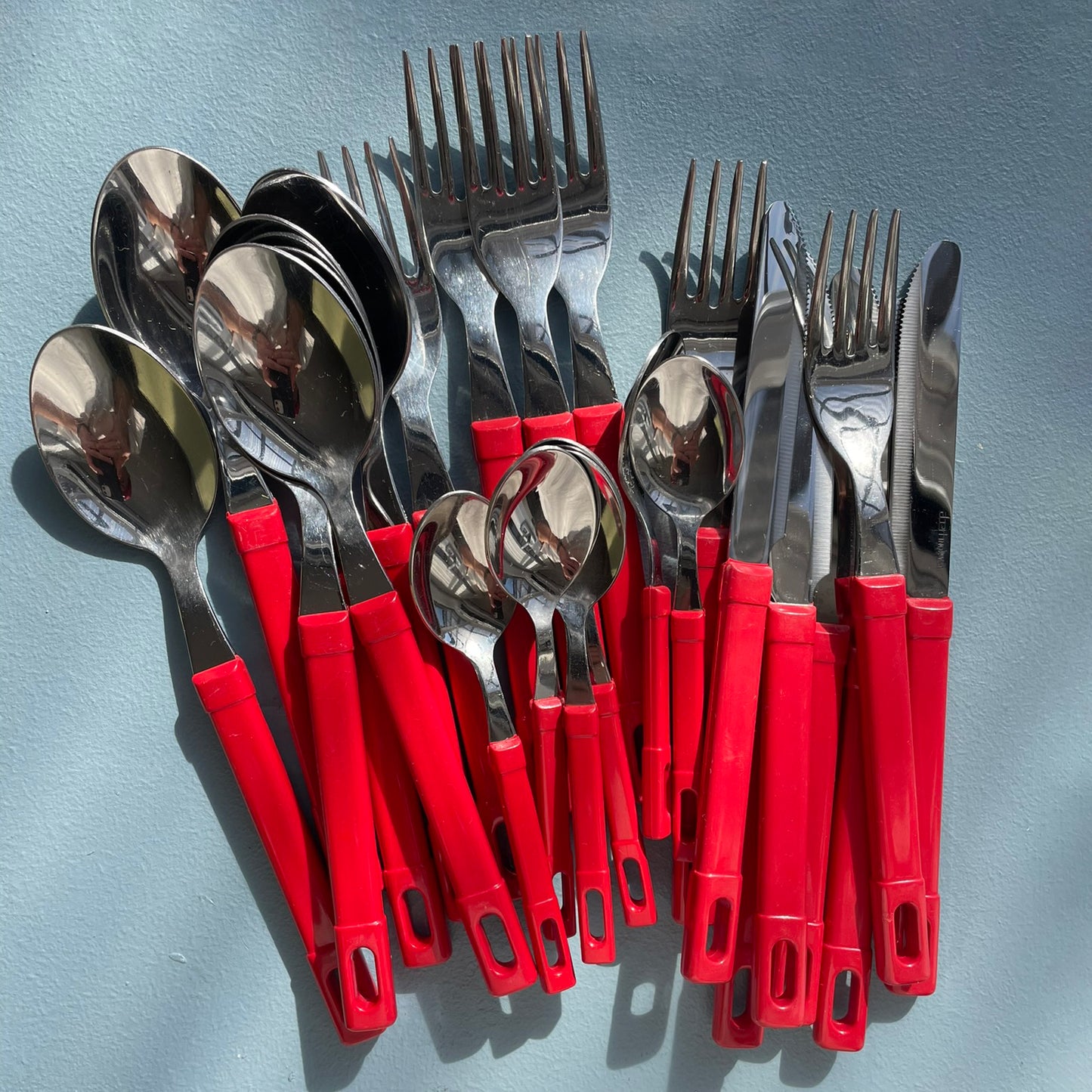 VINATGE RED BISTRO CUTLERY - SET OF 24