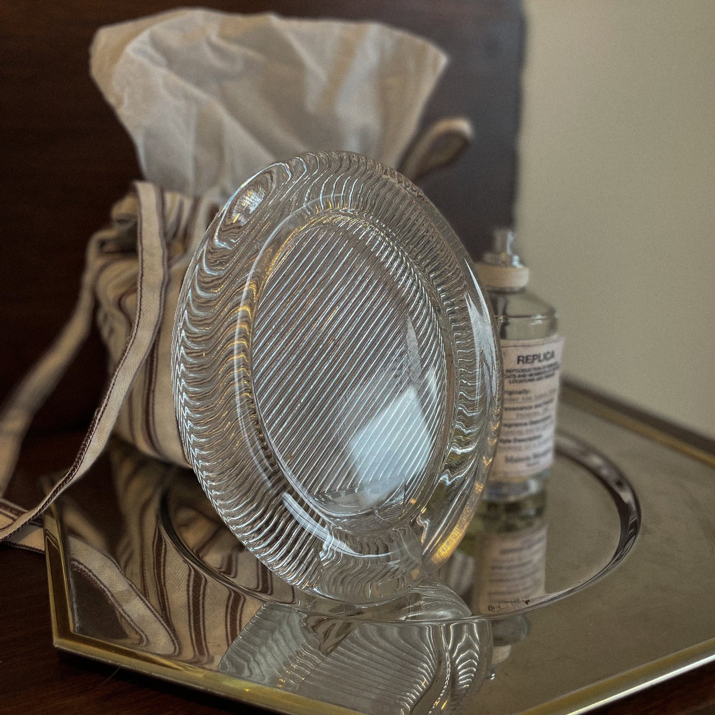 VINTAGE - MIKASA PORTRAIT GLASS PHOTO FRAME – OVAL